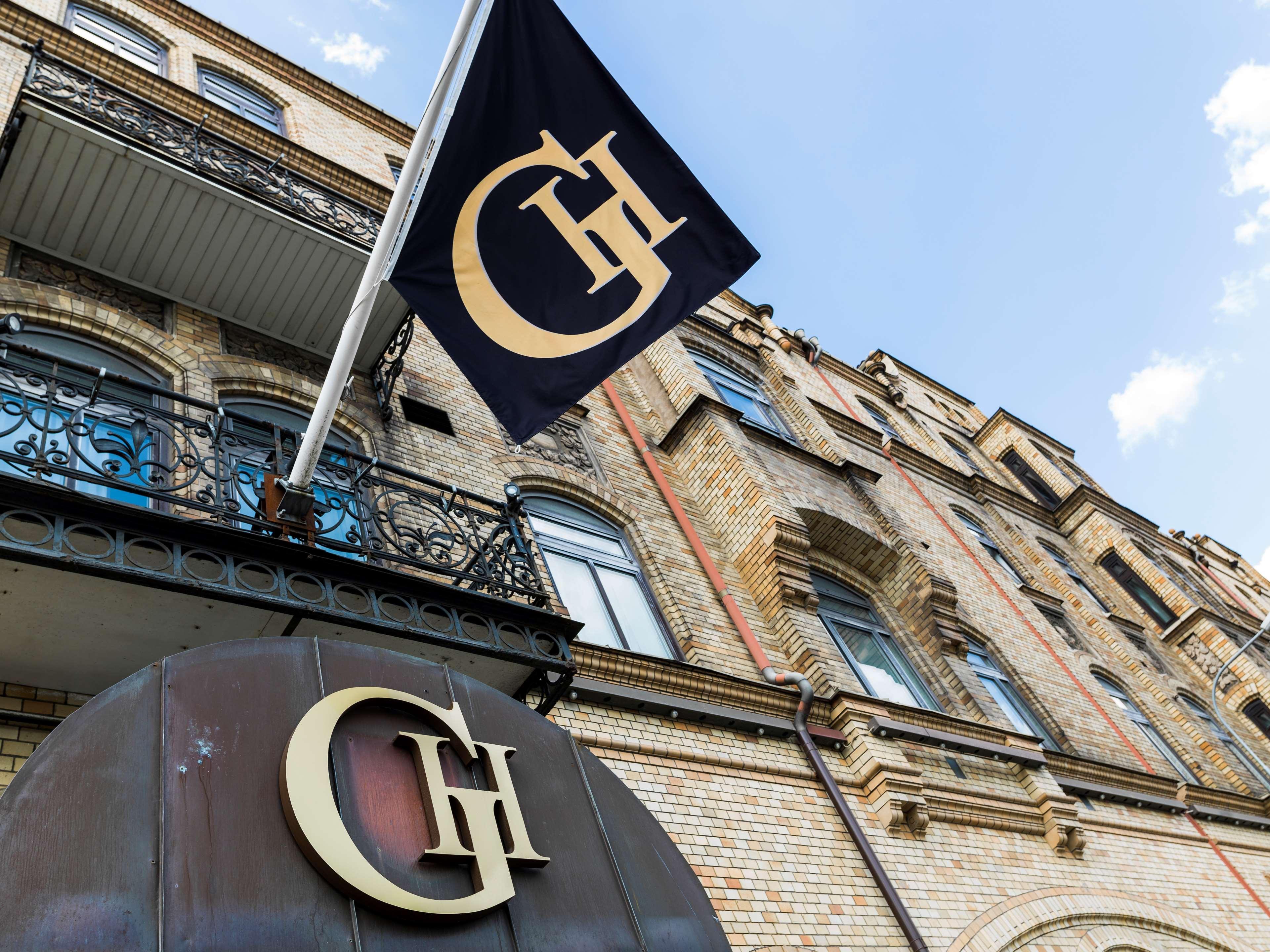 Best Western Plus Grand Hotel Халмщад Екстериор снимка