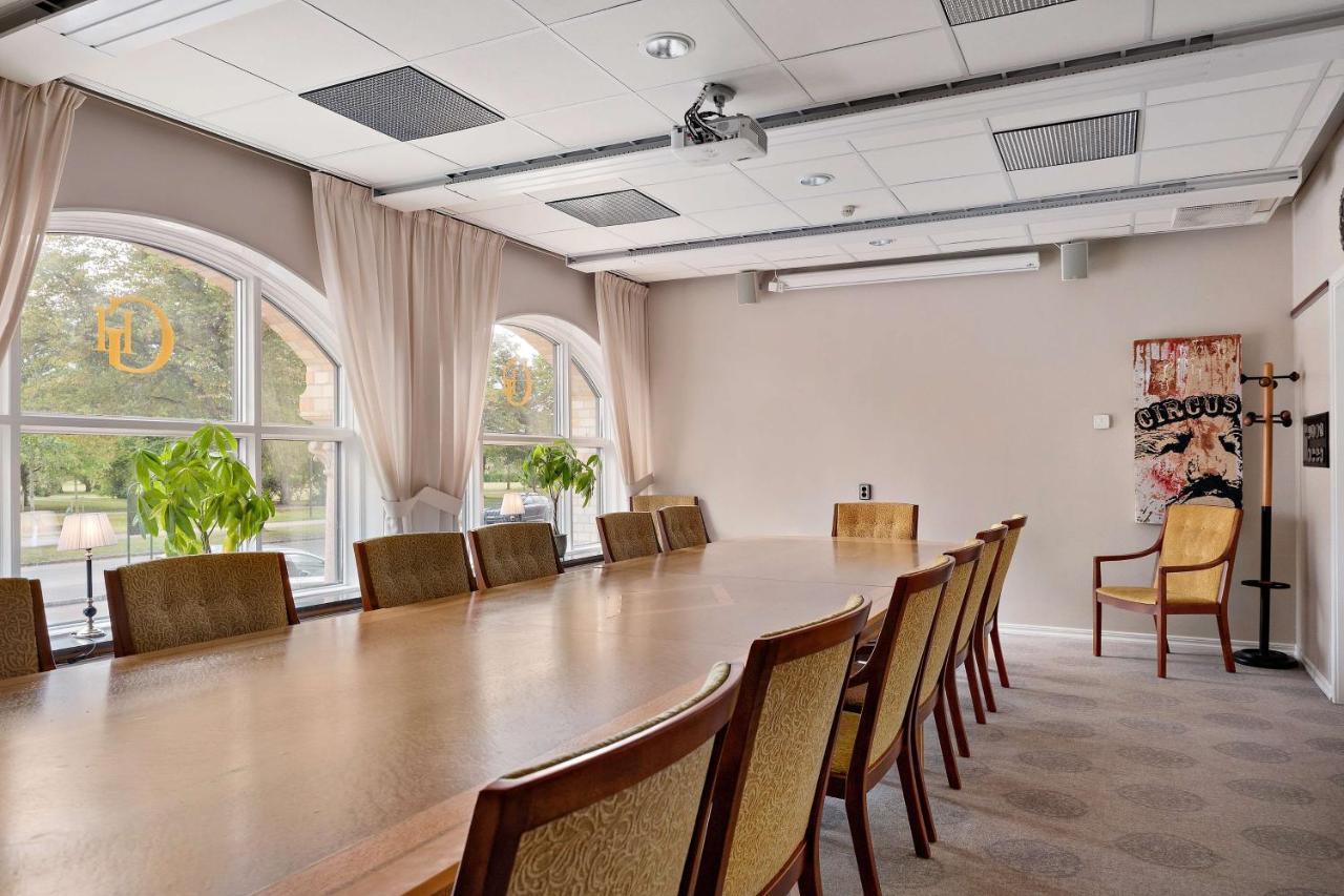 Best Western Plus Grand Hotel Халмщад Екстериор снимка