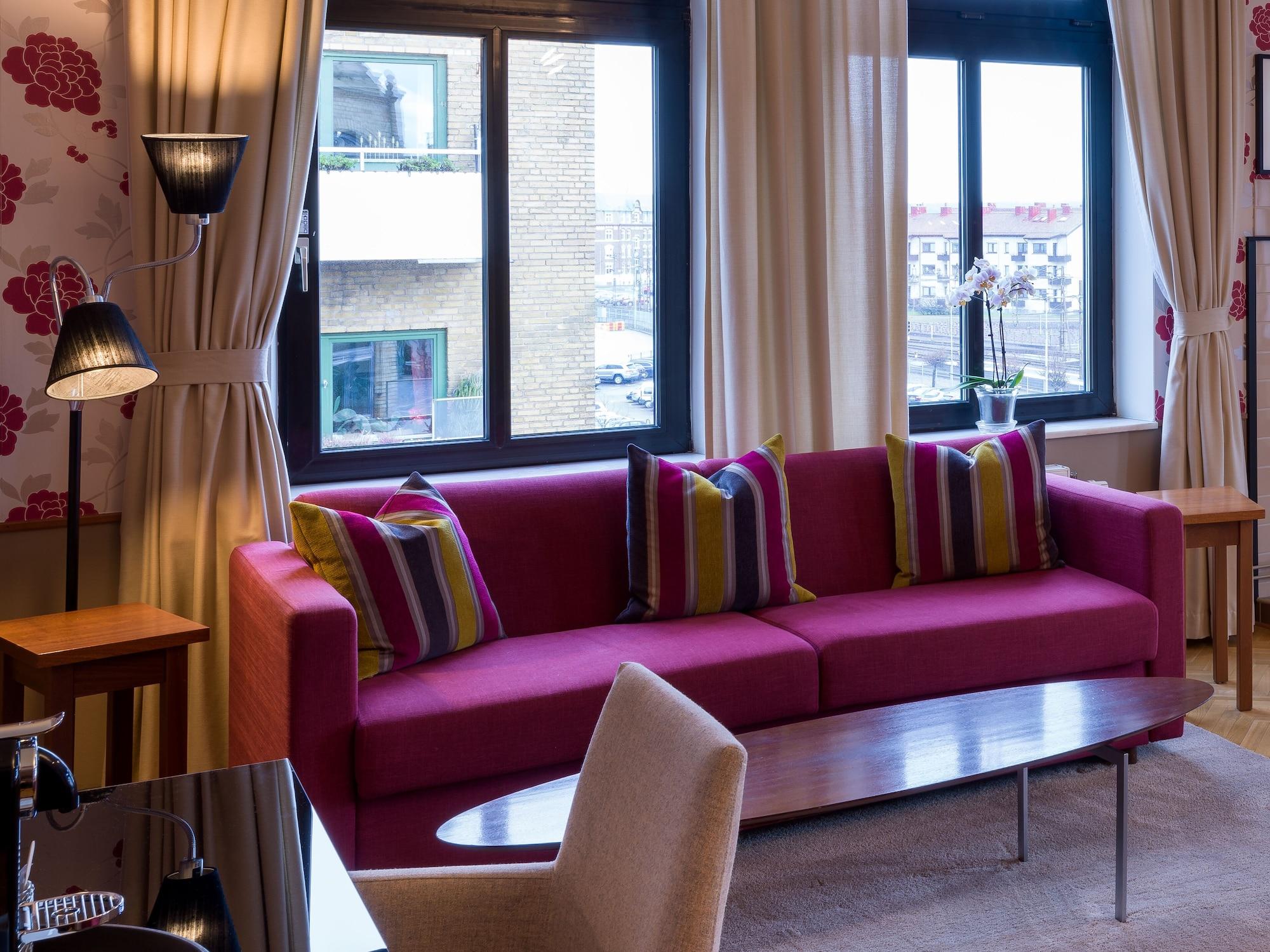 Best Western Plus Grand Hotel Халмщад Екстериор снимка