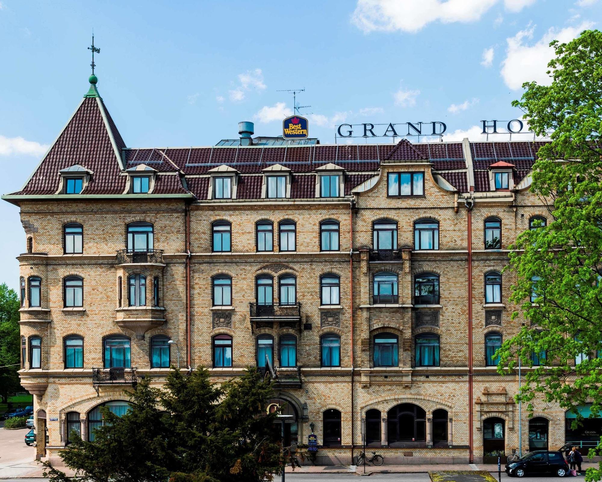 Best Western Plus Grand Hotel Халмщад Екстериор снимка
